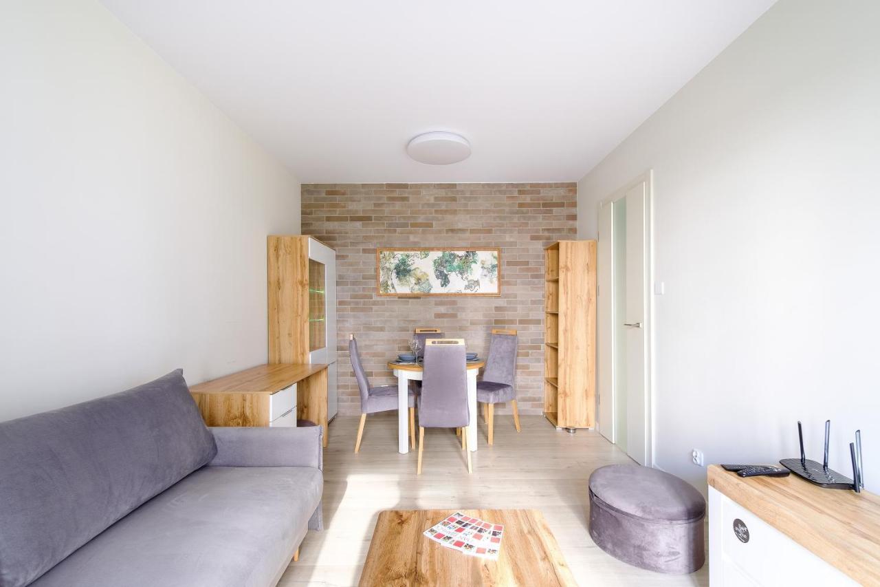 Hello Apartments Zajezdnia Wrzeszcz With Private Parking グダニスク エクステリア 写真
