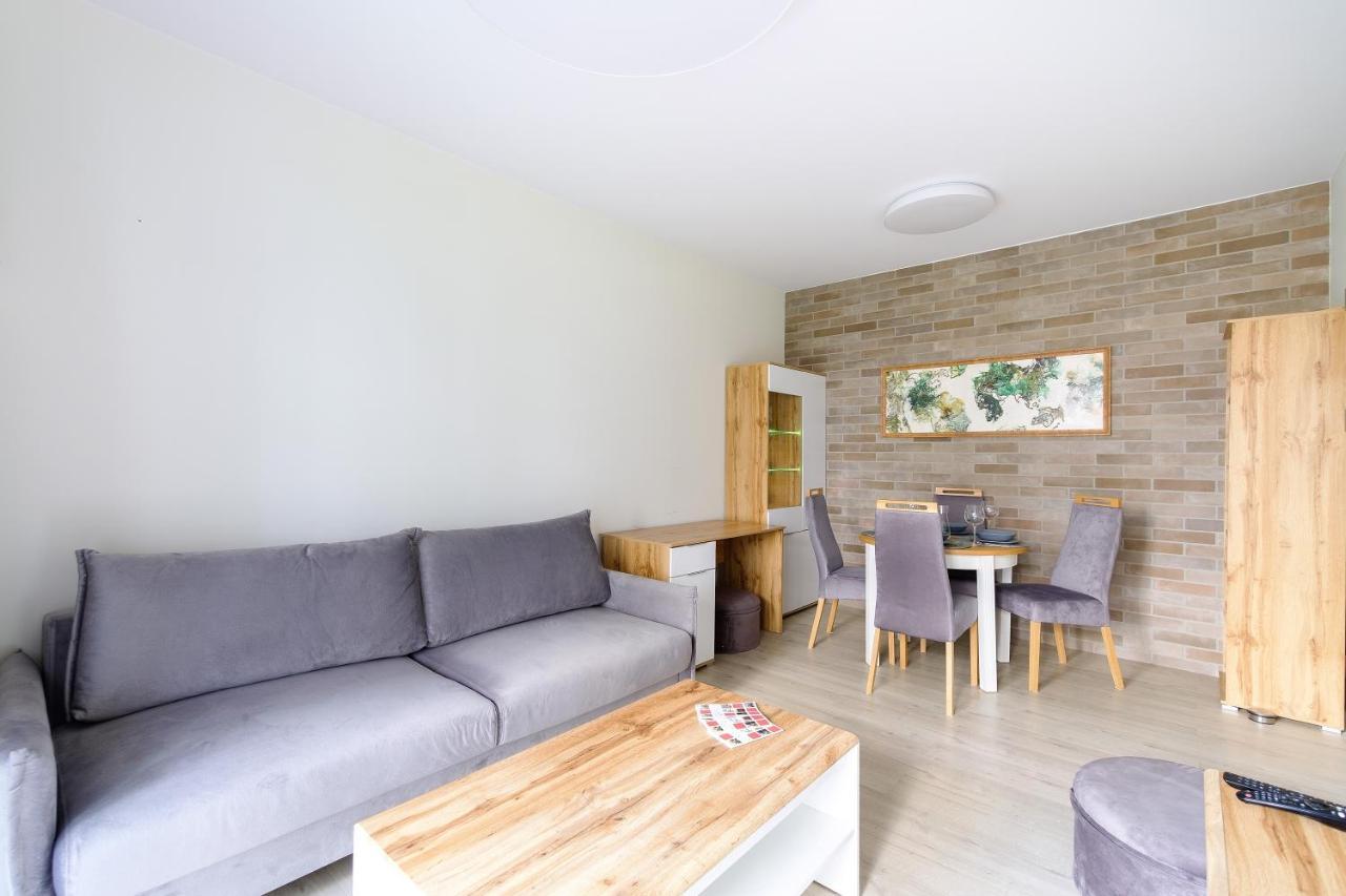 Hello Apartments Zajezdnia Wrzeszcz With Private Parking グダニスク エクステリア 写真