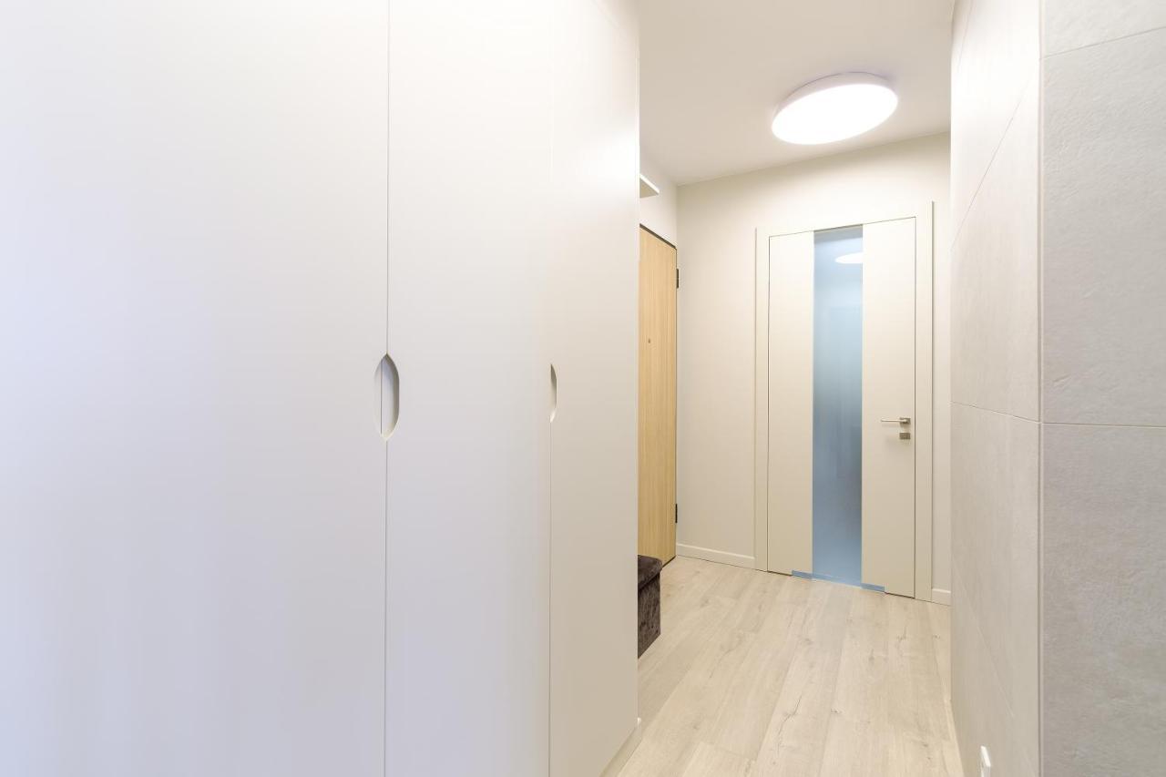 Hello Apartments Zajezdnia Wrzeszcz With Private Parking グダニスク エクステリア 写真