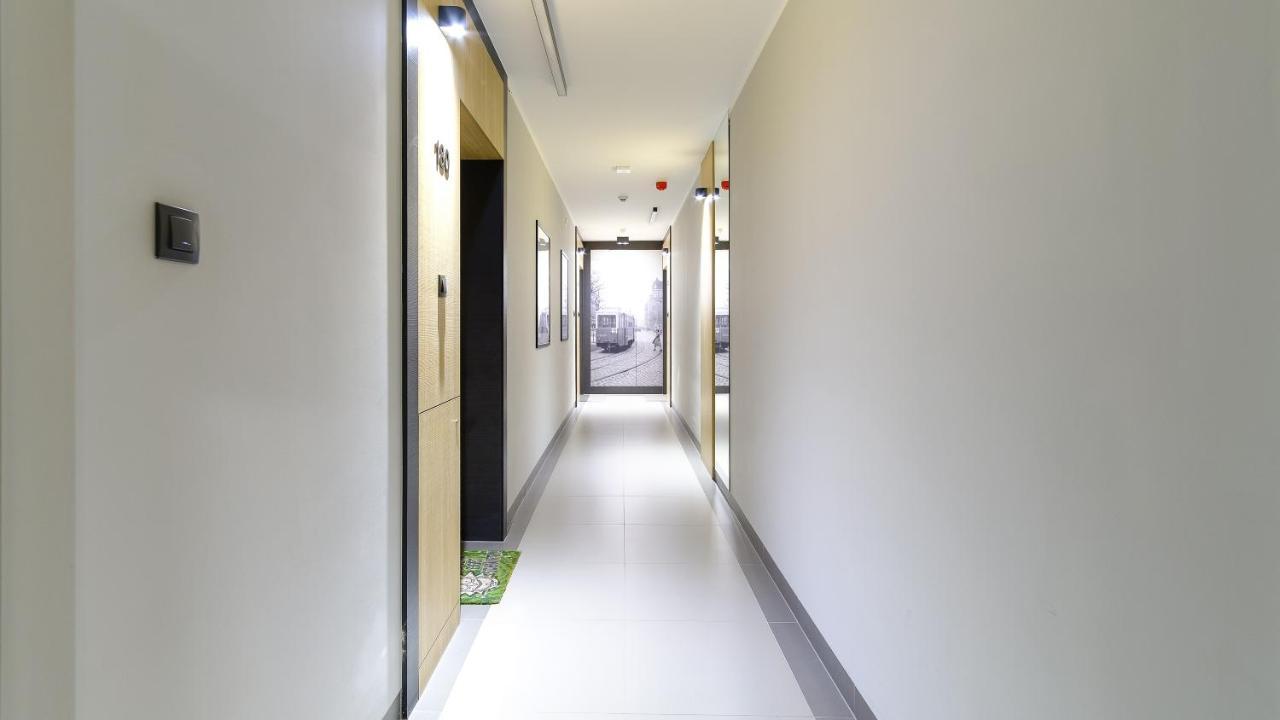 Hello Apartments Zajezdnia Wrzeszcz With Private Parking グダニスク エクステリア 写真