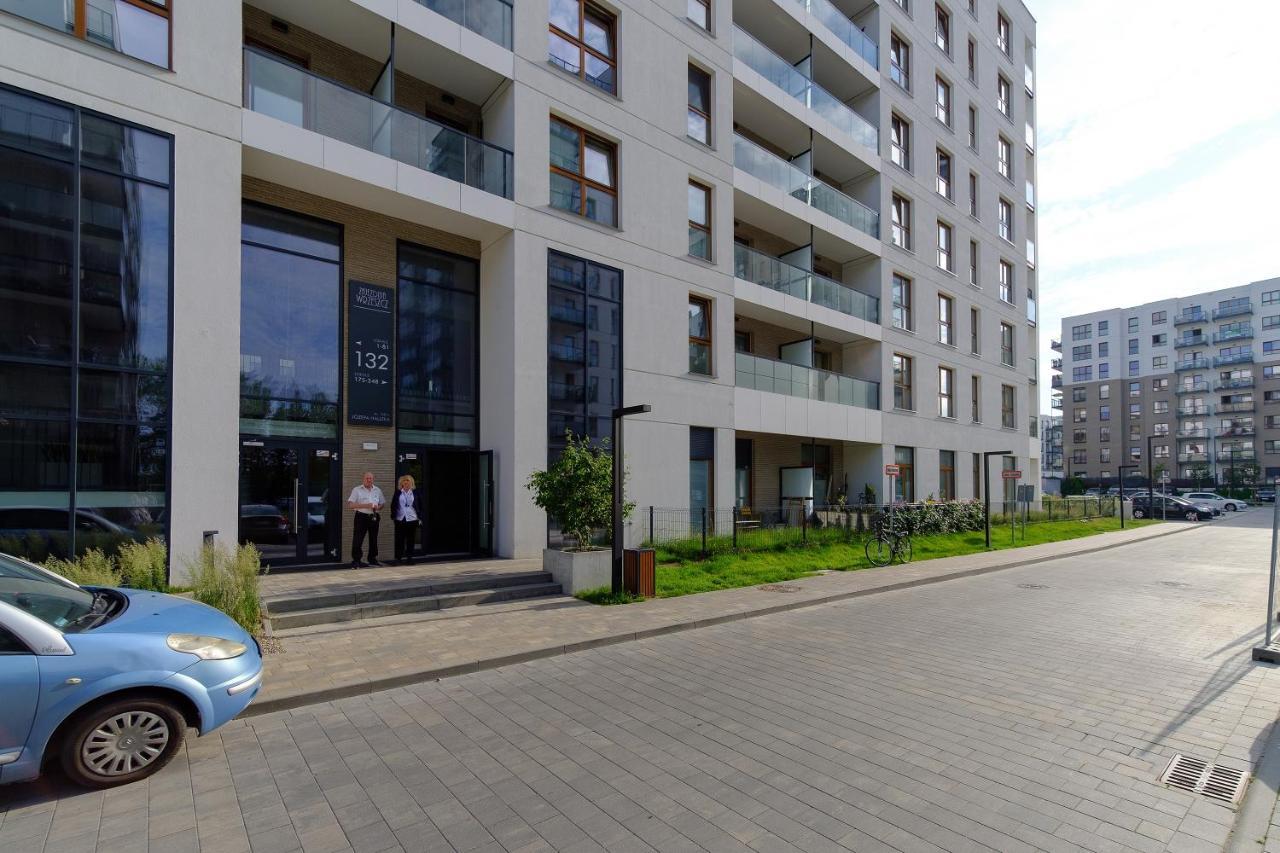 Hello Apartments Zajezdnia Wrzeszcz With Private Parking グダニスク エクステリア 写真